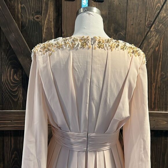 Mac Duggal Ivory Gown with Embellished Shoulders - Picture 10 of 15